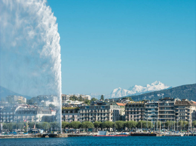 042_Schoene Aussichten Touristik (c) Geneve Tourisme_Jet deau - vue Mont-Blanc